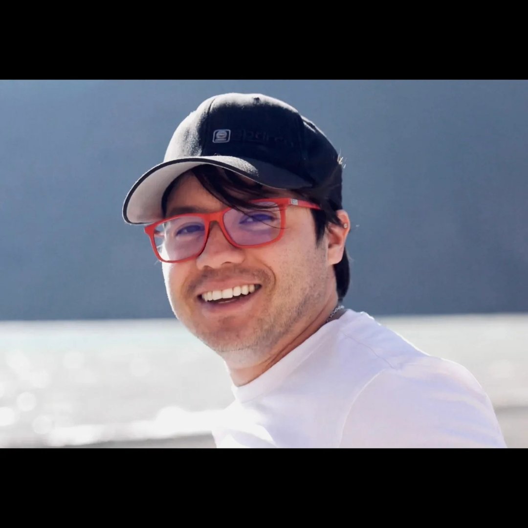 <em>Mauricio S.- Santiago</em>